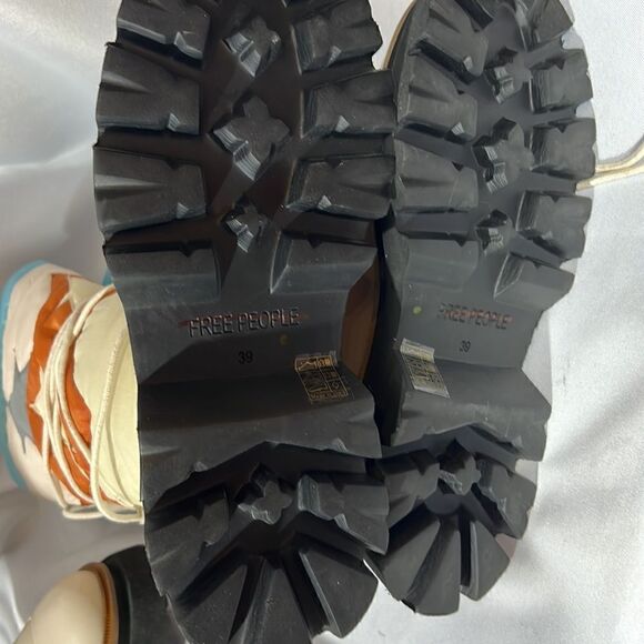 FREE PEOPLE MONTROSE PUFFER BOOTS NEW - Picture 11 of 12